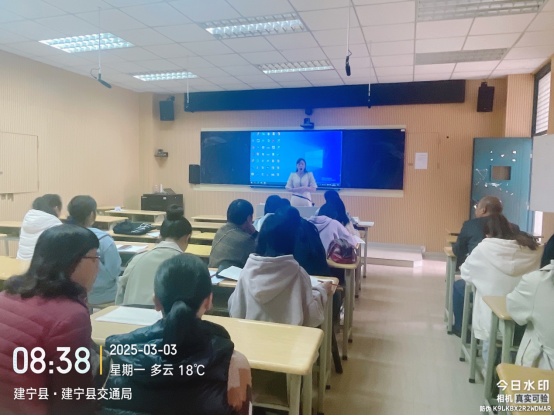 2025年3月3日英语组教研活动1143.jpg